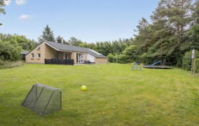 Cozy Home In Spøttrup With Sauna